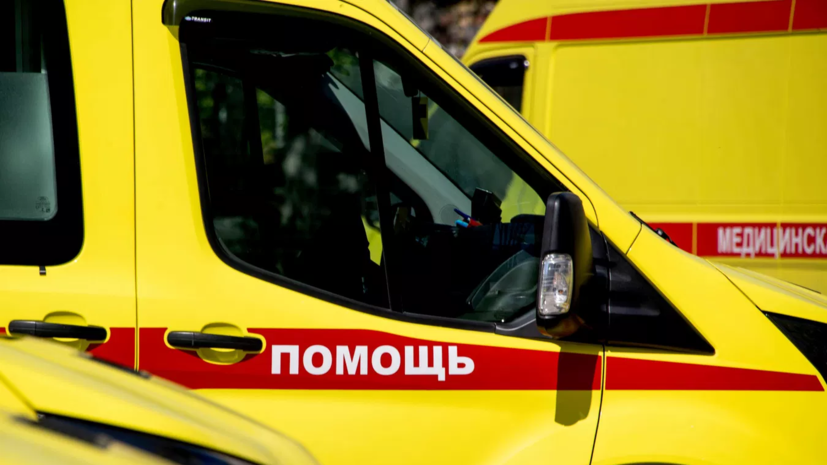 Сосед спас двоих детей из пожара в Хабаровском крае, перетащив на другой балкон