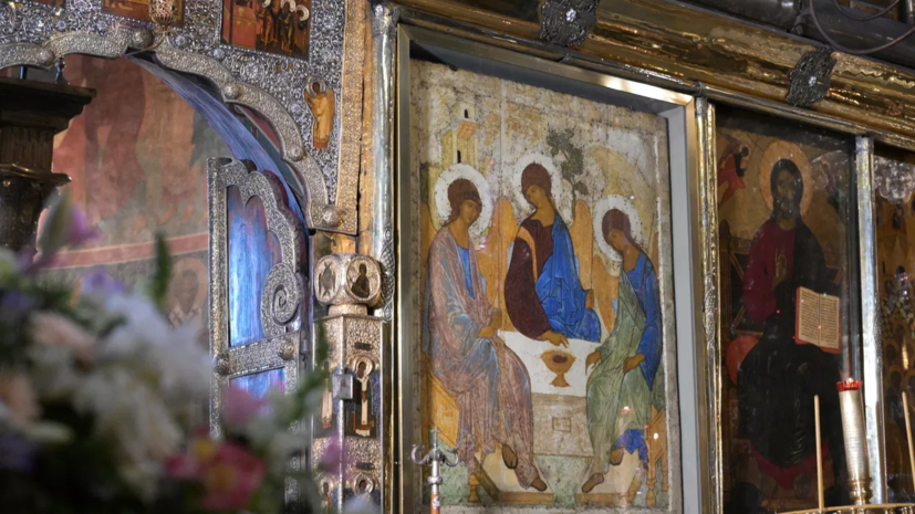 В Третьяковке заявили, что «Троицу» Рублёва перенесли в мастерскую из-за капсулы