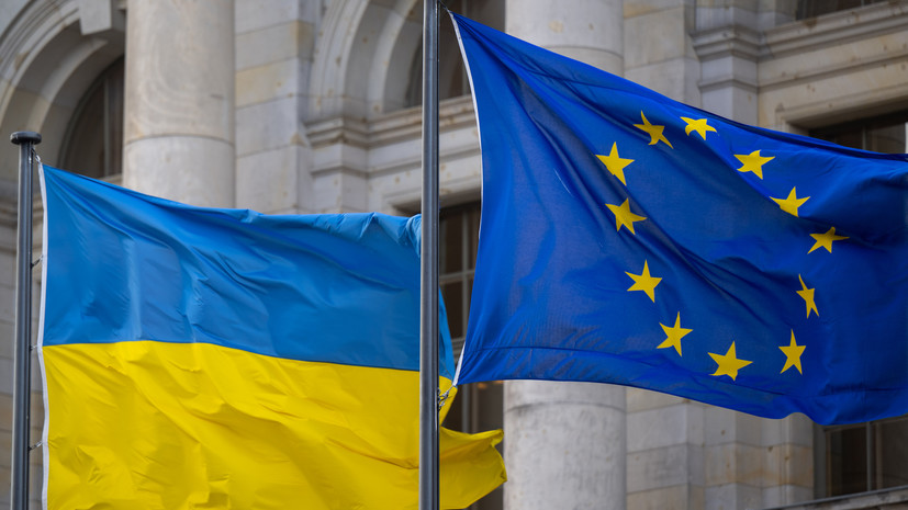 Азаров: лишение украинцев защиты в ЕС не заставит их вернуться домой