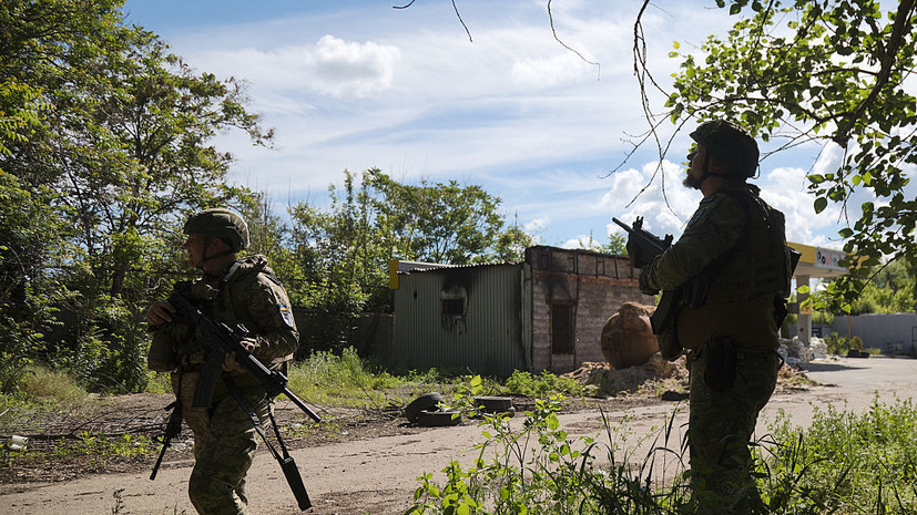 Командир Грунис: боевики ВСУ смешиваются с мирными жителями в Константиновке