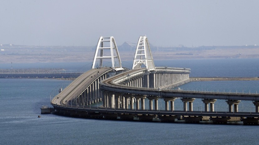 Крымский мост временно перекрыли для движения автомобилей
