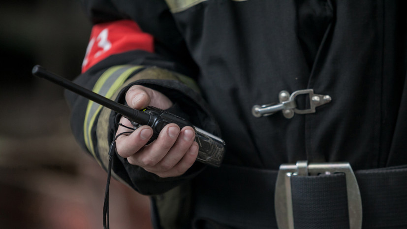 Два поезда и вертолёт привлечены к тушению пожара после атаки БПЛА в Краснодаре