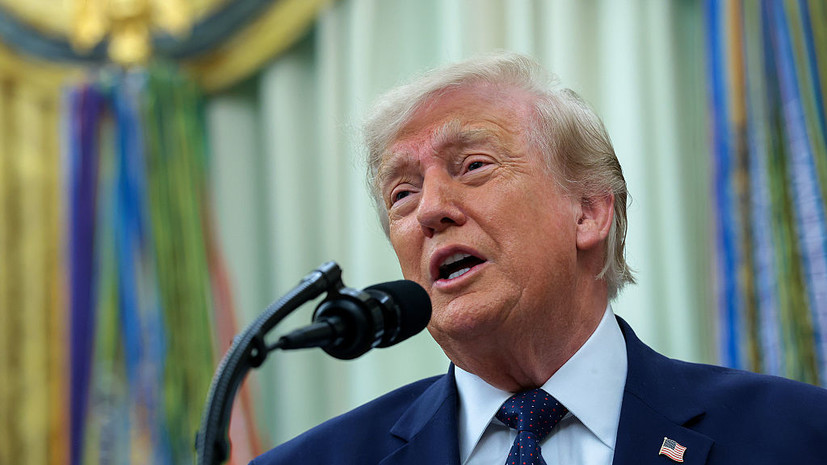 Продюсер Мао: Трамп был чрезвычайно позабавлен подаренной Путиным шайбой