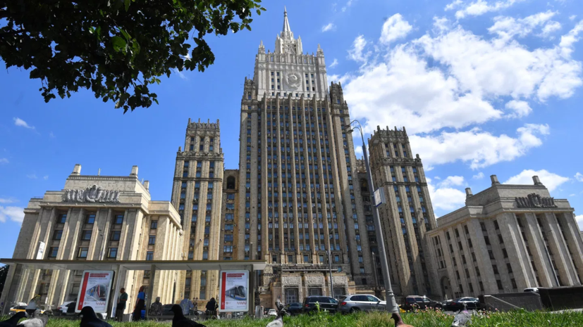МИД России выразил протест дипломату из Эстонии из-за сноса памятника