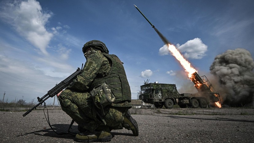 Российские войска разбомбили склад ГСМ Киев-3 в украинской столице