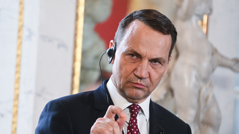Сикорский подтвердил подготовку Польши к конфликту с Россией