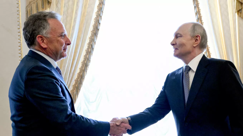 Встреча Путина с Уиткоффом в Петербурге длится уже более трёх часов